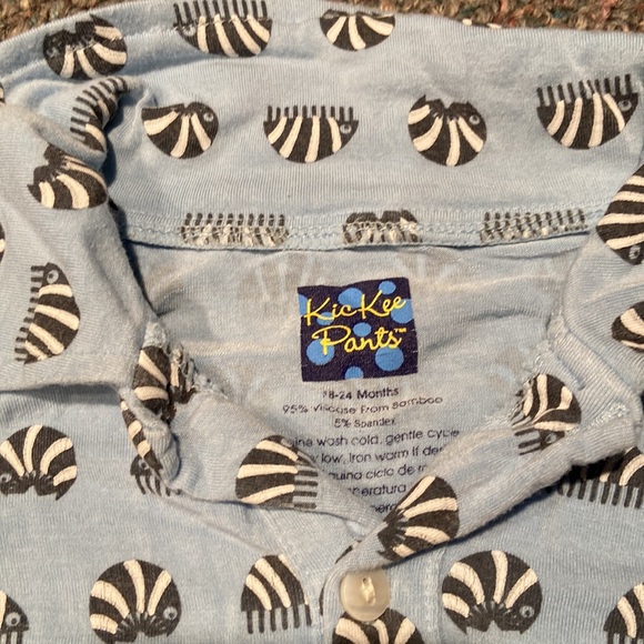 Kickee pants Collared Romper- Roly Poly print - Picture 2 of 5